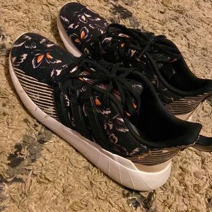 Womens sneakers